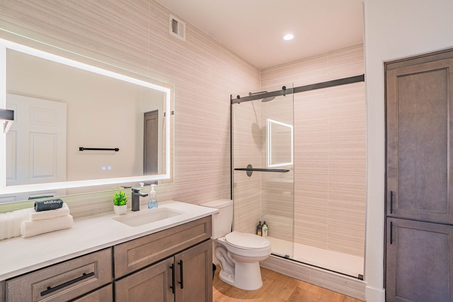 Building Photo - 6610 N 93rd Ave