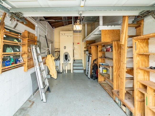 Building Photo - 9441 Byron Ave