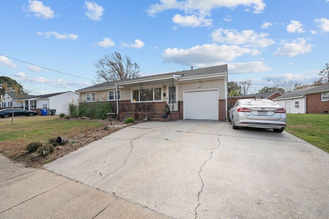 Building Photo - Charming Ranch-Style Home in a Quiet Norfo...