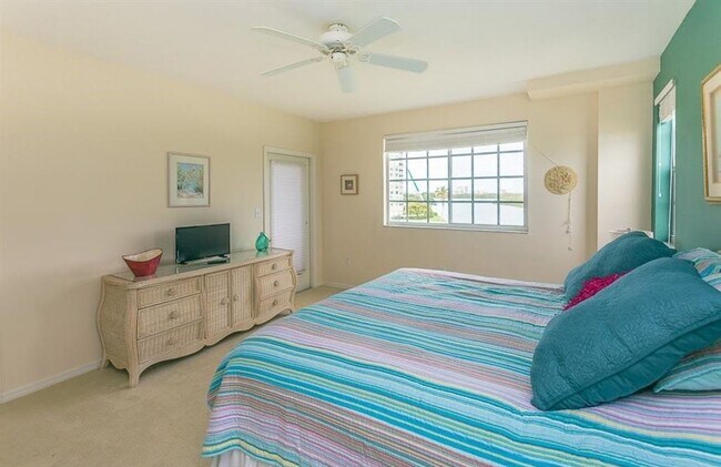 Building Photo - ***SHORT TERM/LONG TERM RENTAL***WEEKLY RE...