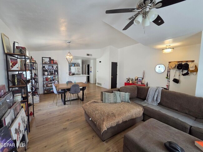 Building Photo - 677 Linda Johnson Ave