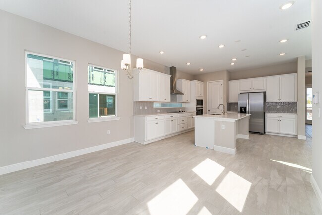 Building Photo - 13254 McMillan Dr