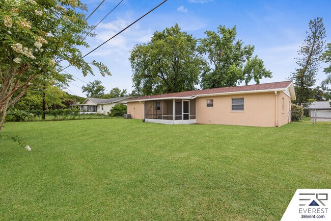 Building Photo - 1706 Western Rd