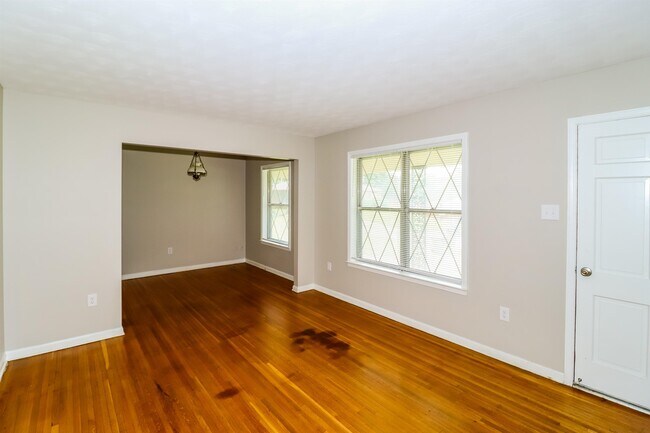 Building Photo - 1165 Finch Cove