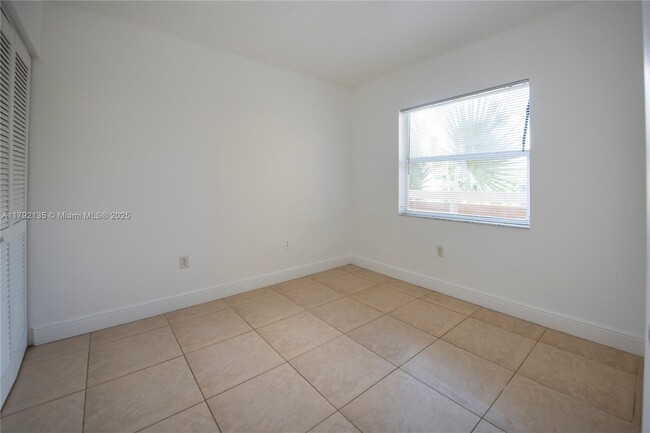 Building Photo - 4147 Stirling Rd