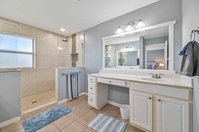 Building Photo - SHORT TERM (6.1 - 11.30) Gorgeous home in ...