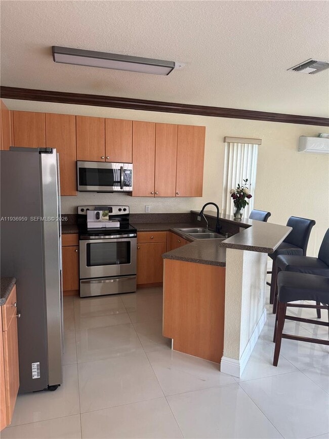 Building Photo - 3951 NE 13th Dr