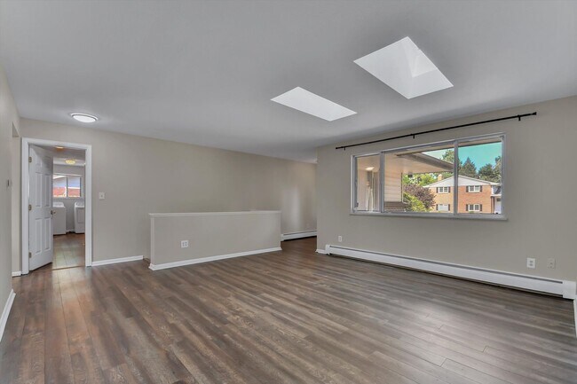Building Photo - Beautiful, Bright & Move-In Ready Ranch in Desirable West Arvada