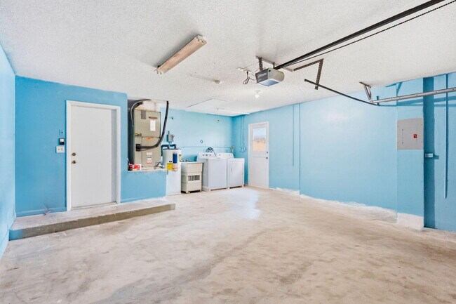 Building Photo - 2171 NW 76th Ave