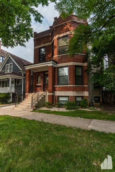 Building Photo - 839 Lyman Ave