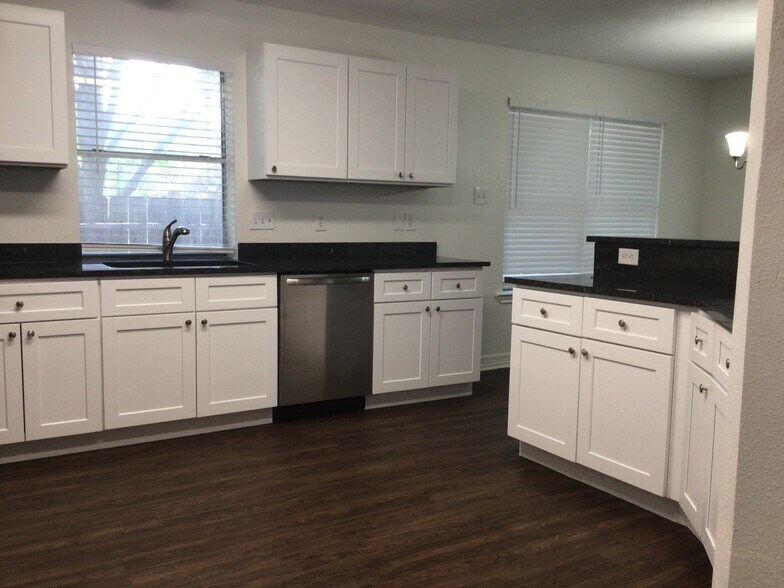 Building Photo - 16303 Mango Ridge Ct