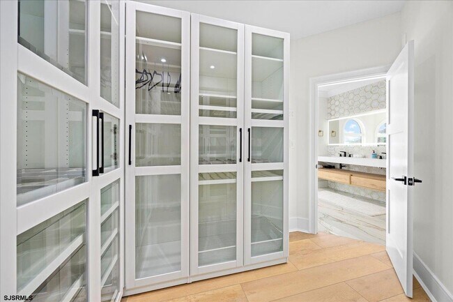 Building Photo - 31 Seaside Ct