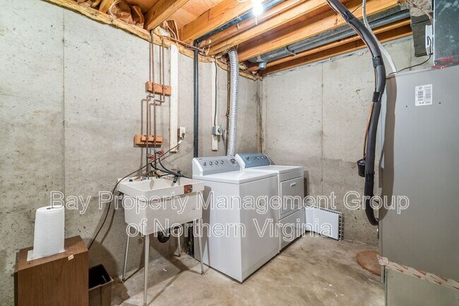 Building Photo - 355 GUNDRY Dr