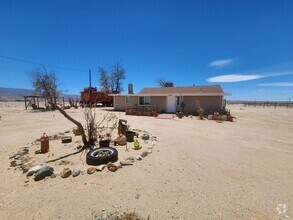 Building Photo - Beautifully Unique 3 bedroom 2 bath Home