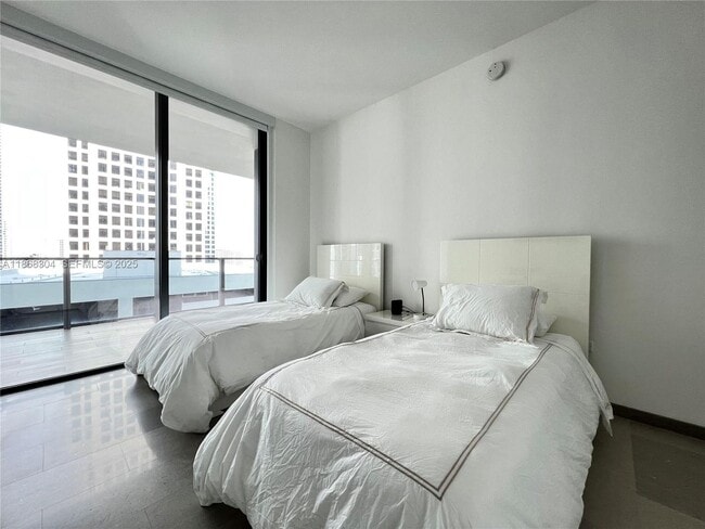 Building Photo - 68 SE 6th St