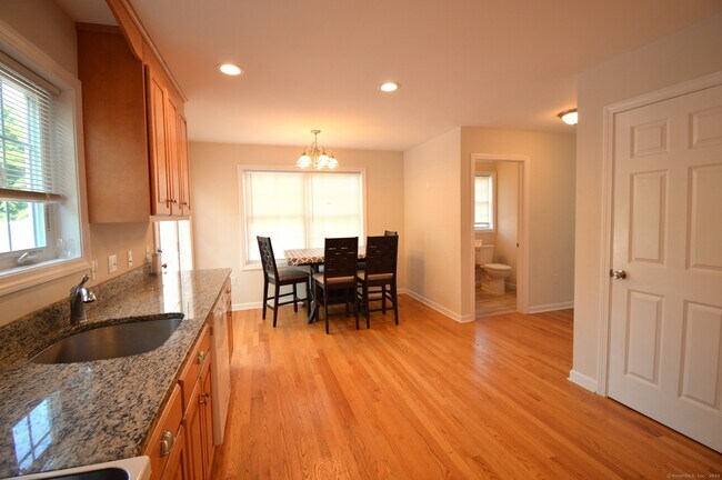 Building Photo - 173 Saybrook Rd