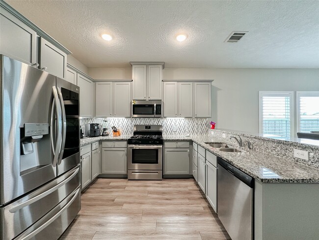 Building Photo - 727 Rd 5105