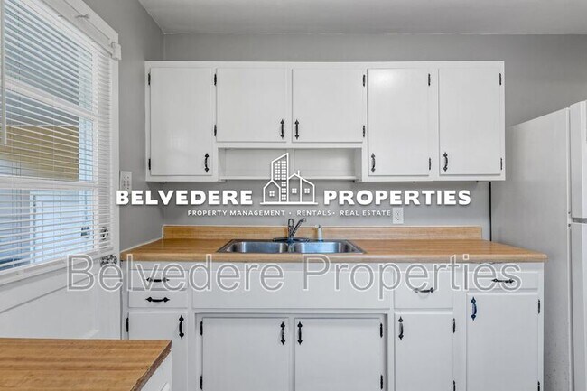 Building Photo - 504 Rosebriar Ct