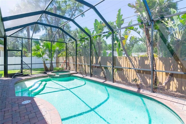 Building Photo - 4417 W Kensington Ave