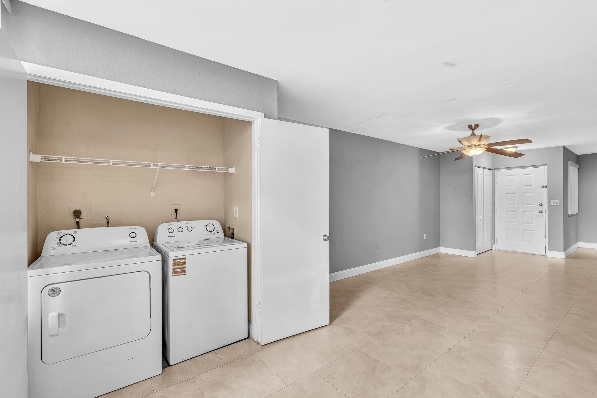 Building Photo - 2820 N Oakland Forest Dr
