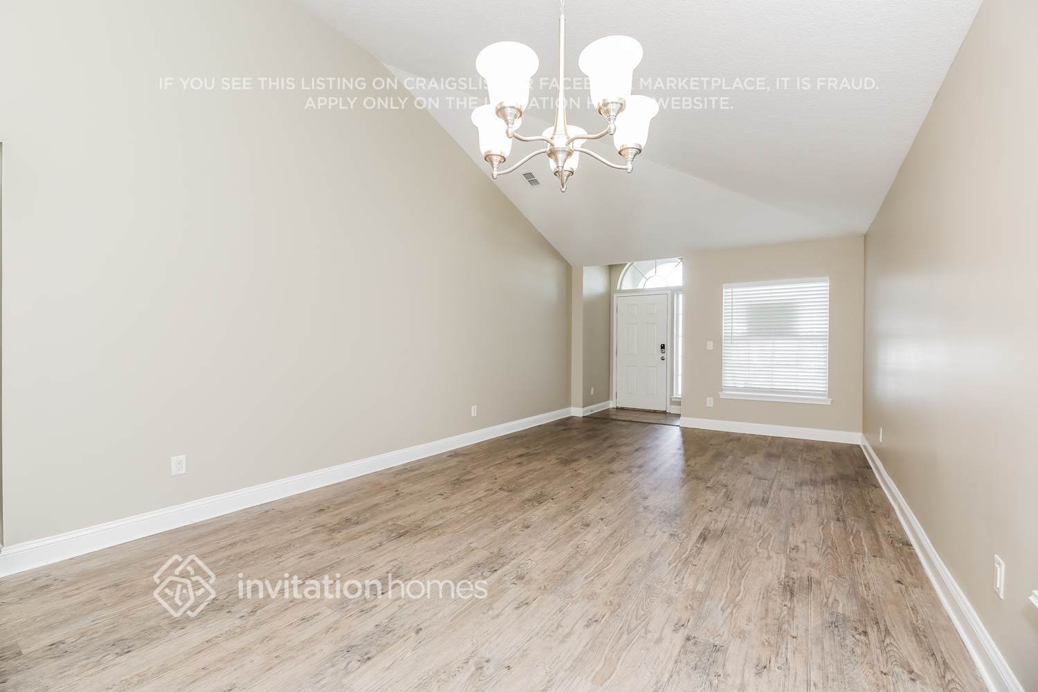 Building Photo - 14857 Falling Waters Dr