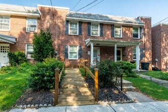 Building Photo - 409 Fairview Ave