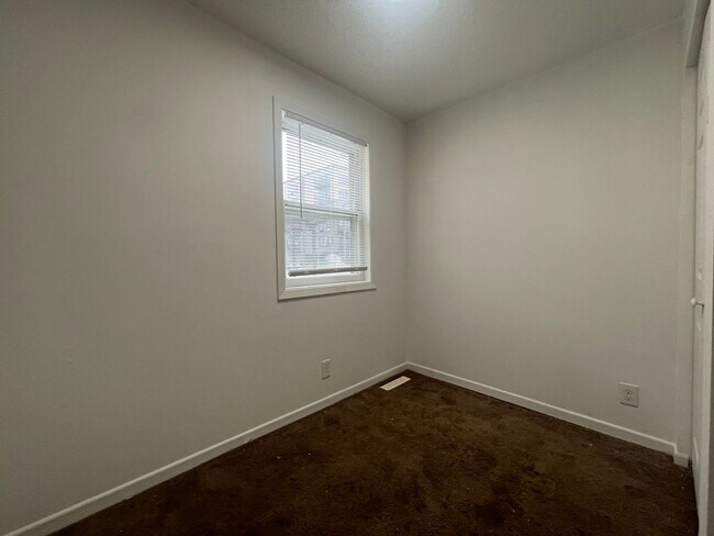 Building Photo - Check out this wonderful one-bedroom plus ...