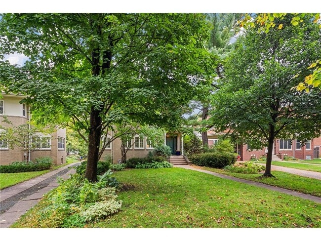 Building Photo - 1501 Summit Ave