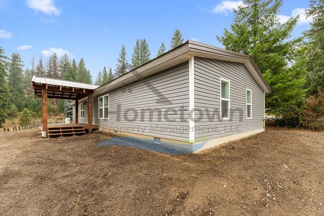 Building Photo - 3 Bedroom 2 Bathroom Home in a Rustic Setting with Mountain Views Available in Blanchard!