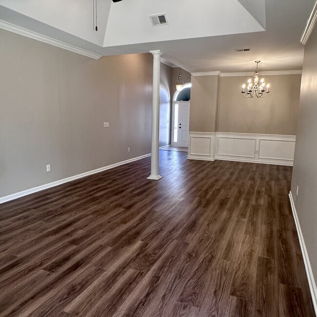 Building Photo - 384 Savannah Cir