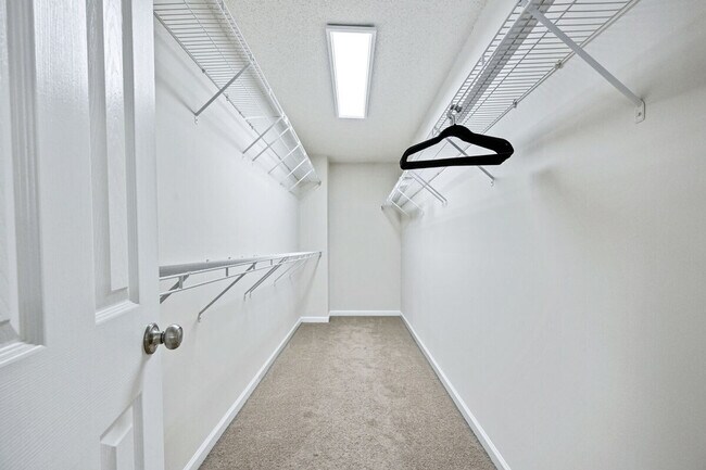 Building Photo - 206 Persimmon Tr