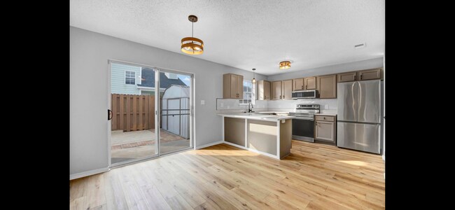 Building Photo - 142 Beach Dr