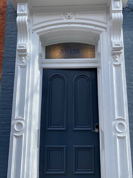 Building Photo - 126 S Market St