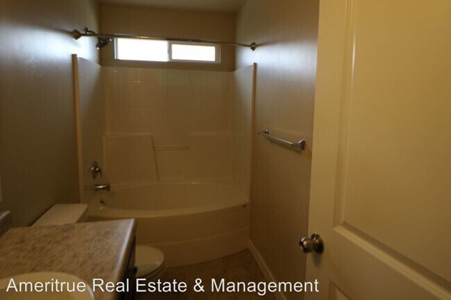 Building Photo - Large 5 Bed 3.5 Bath Home in Lehi Utah!