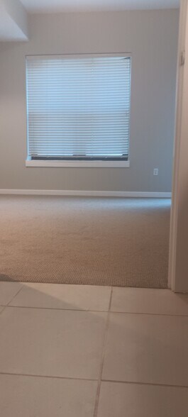 Master Bedroom - 400 4th Ave S