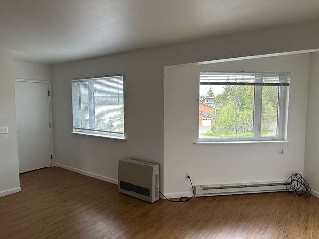 Building Photo - 3479 Landings St