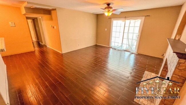 Building Photo - 3311 Camellia Dr