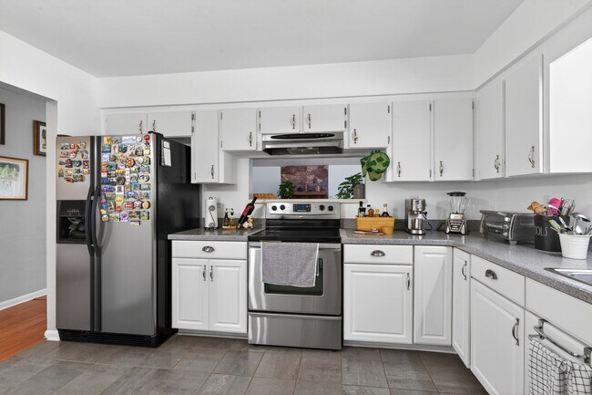 Building Photo - 4604 NW 44th Pl