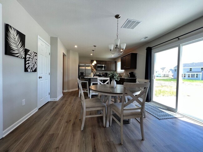 Building Photo - 7876 Ellington Ct