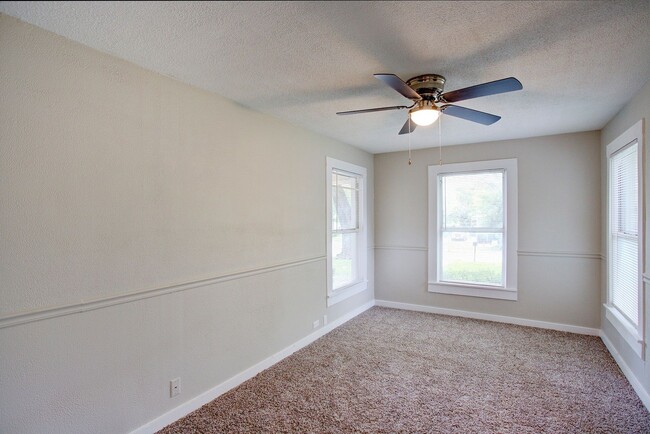 Building Photo - Coming Soon! Pet-Friendly 3BR Home with Large Backyard – Cleburne