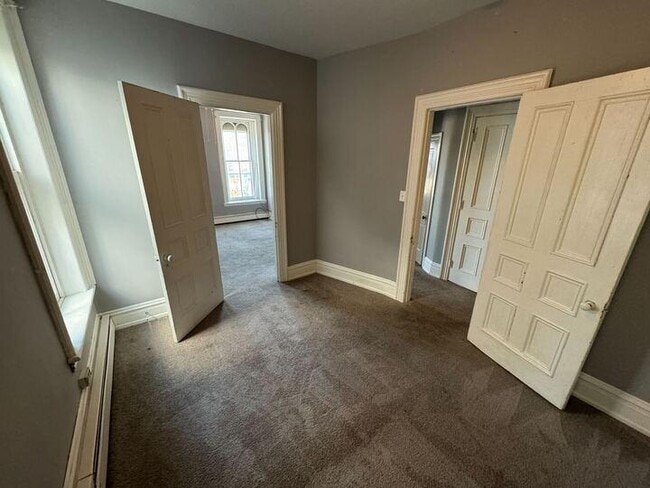 Building Photo - 54 Bloom St