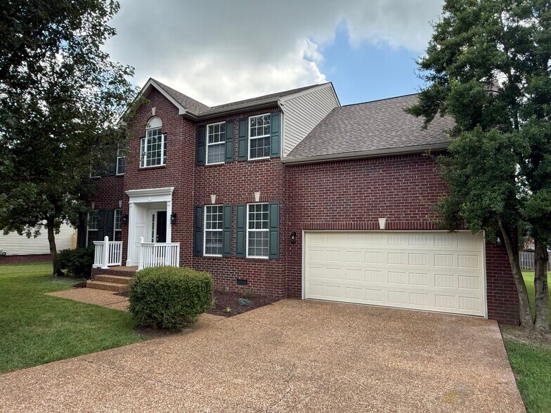 Newly renovated home in the highly desirable neighborhood of Mansker Farms. - 118 Grove Ln S