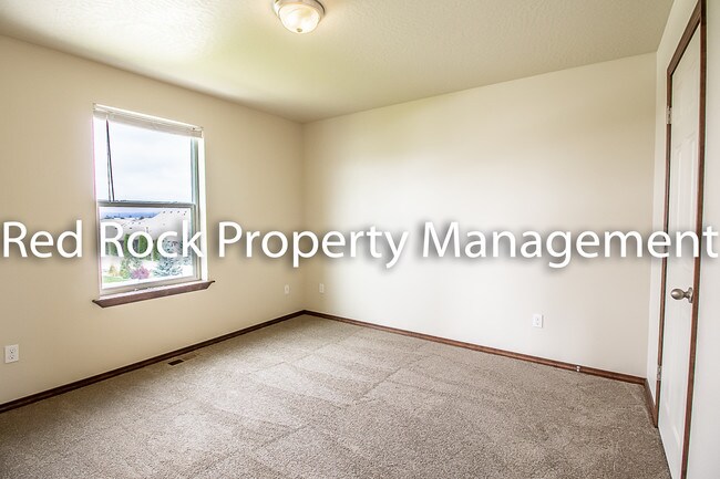 Building Photo - 7527 N Carrington Ln