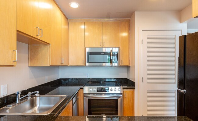 Building Photo - Outside Portfolio