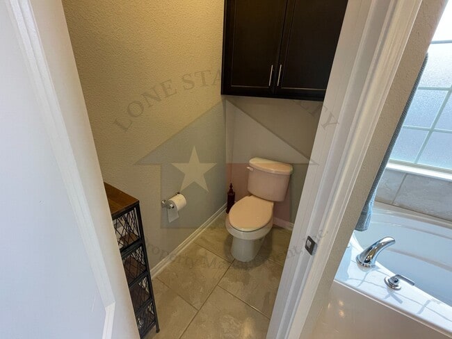 Building Photo - 1627 Neff Dr