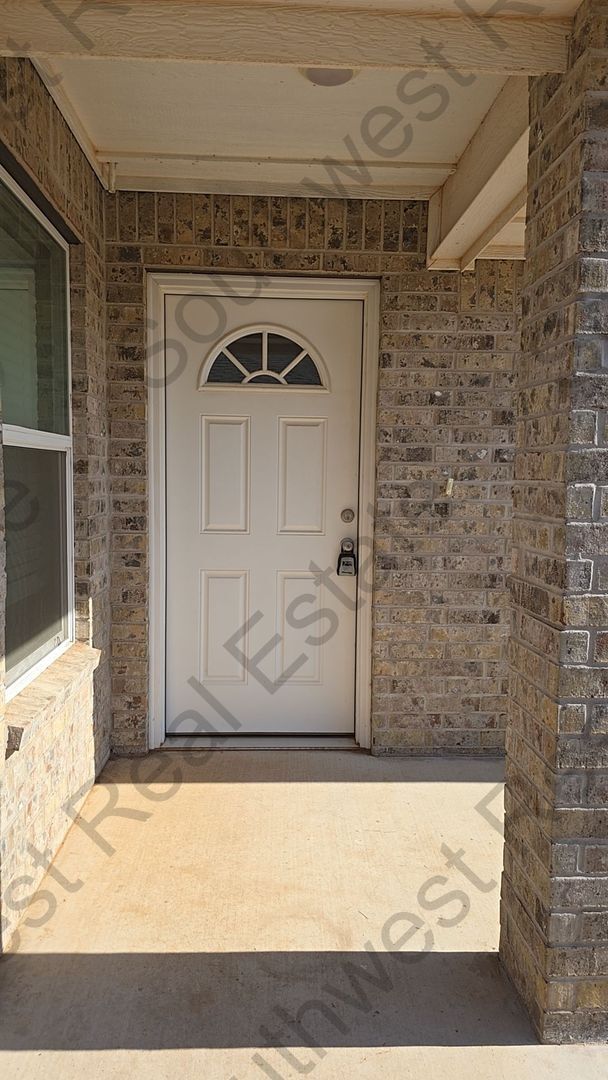 Primary Photo - 1301 Mission Dr