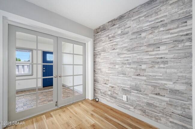 Building Photo - 56 Chippingwood Ln