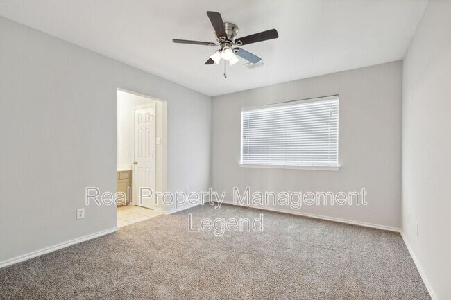 Building Photo - 5100 Brookside Dr