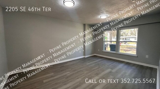 Building Photo - 2205 SE 46 Terrace