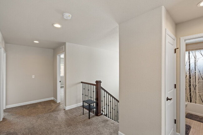 Building Photo - Modern Comfort Meets Mountain Beauty – 4-B...